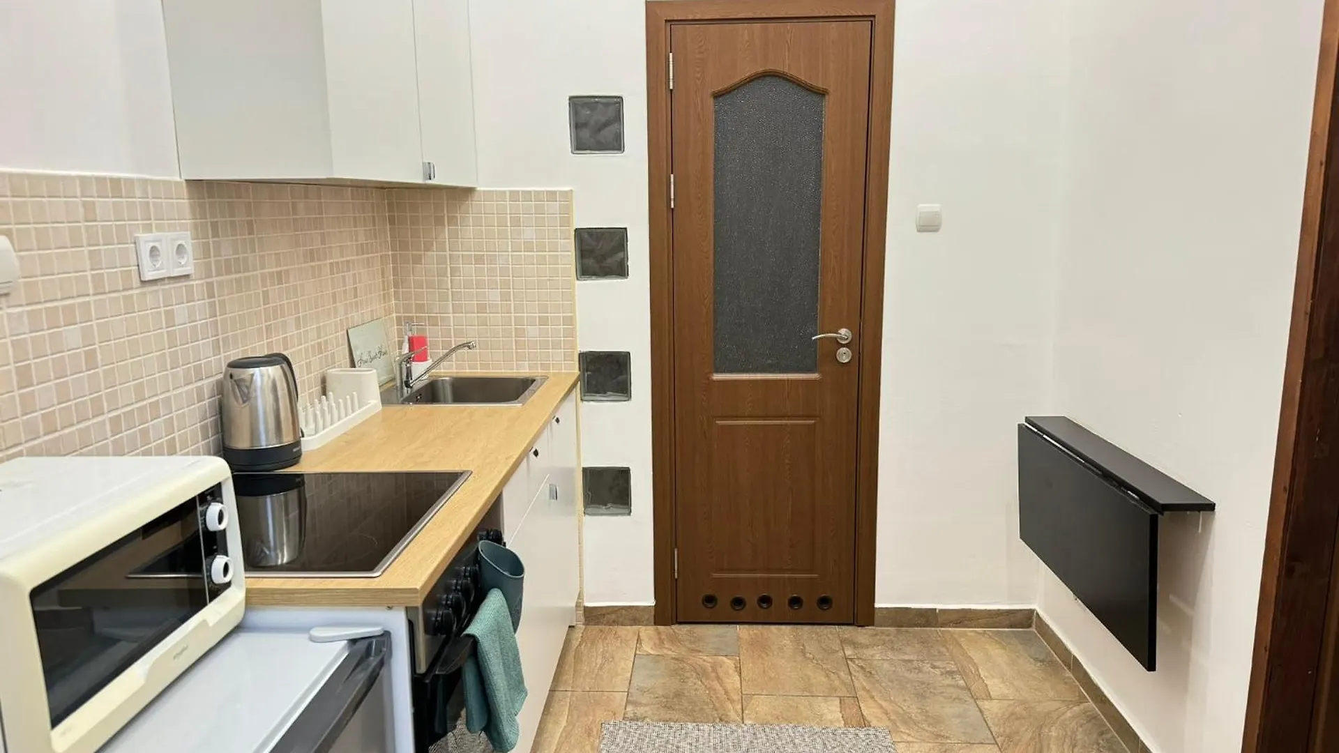 Nepszinhaz Apartment With Ac Budapeste