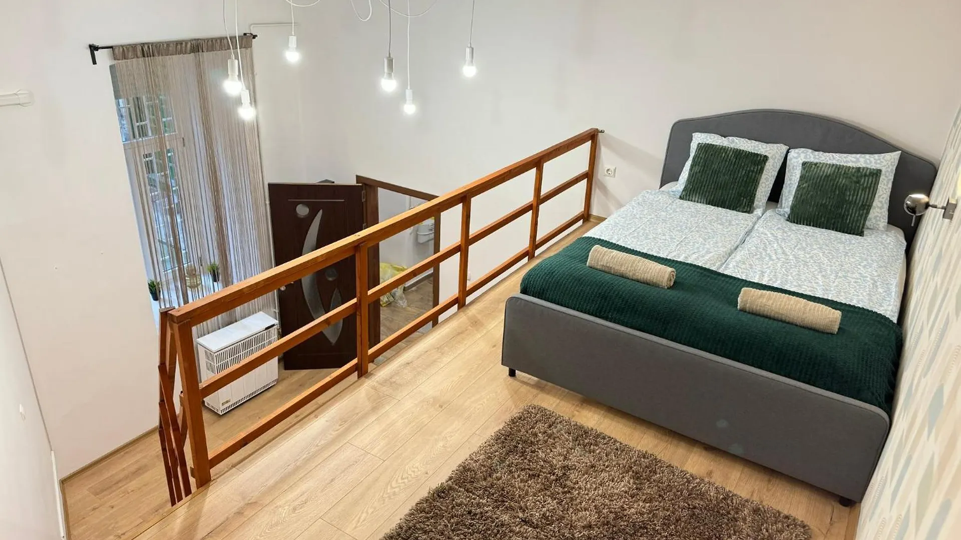Nepszinhaz Apartment With Ac Budapeste
